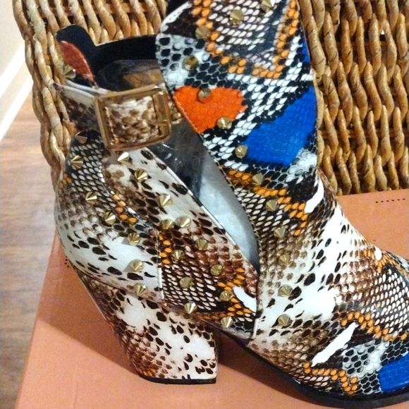 Snakeskin booties - Picture 3 of 5